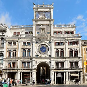 Alojamento de Acomodação e Pequeno-almoço Bellevue Luxury - San Marco Luxury ***