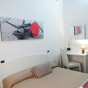 2* Гостевой дом Backpackers House