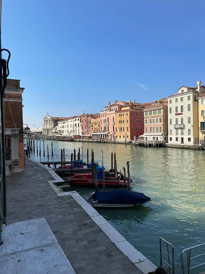 ** Guest house Canal Riva De Biasio Venice Italy